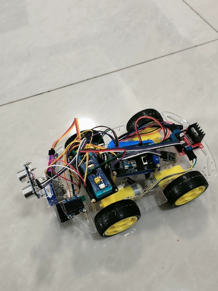 Kit Robotico STM32 per Auto In - Robot Bluetooth Car recensione e prezzo